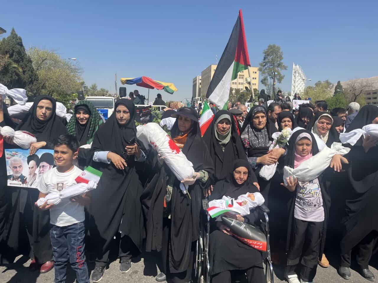 حضور حماسه آفرین مردم شیراز در راهپیمایی روز قدس + تصاویر و فیلم