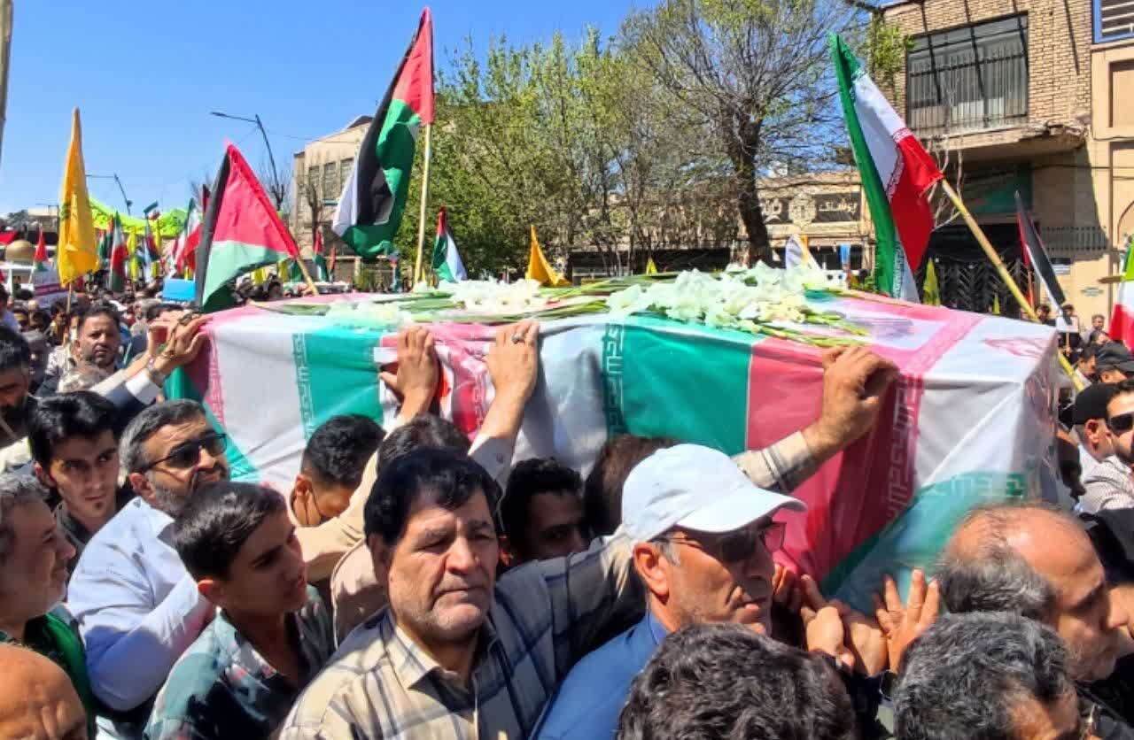 تصاویر| مراسم تشییع و تدفین شهدای حادثه تروریستی راسک در یزد