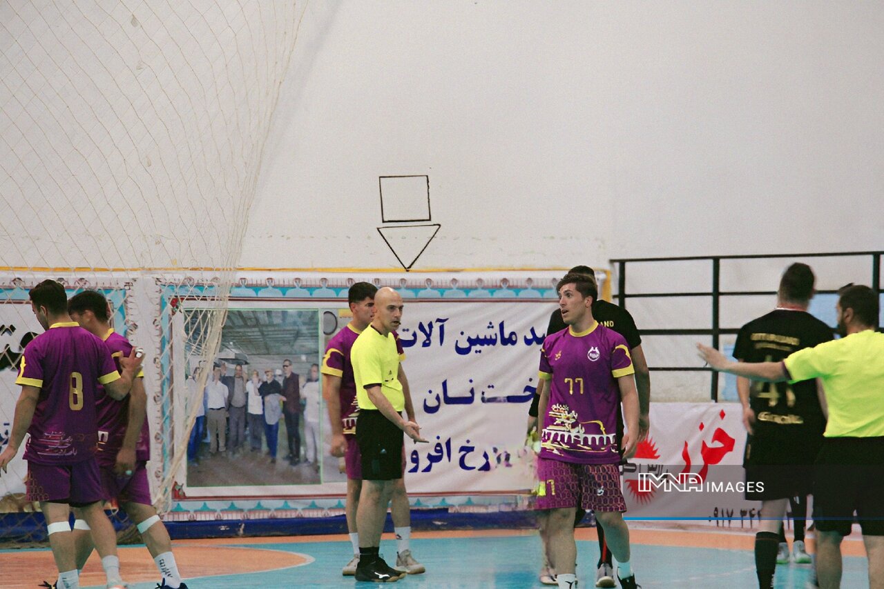 پیروزی نزدیک سپاهان و گل کاشتن فرازبام