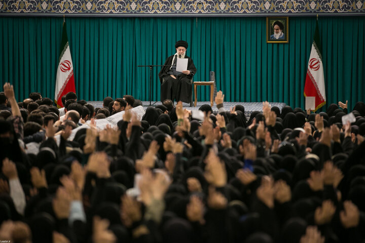Iran's Leader received group of students as part of Ramadan meetings