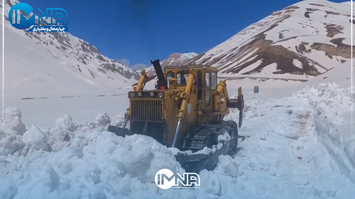 حجم سنگین برف در جاده چلگرد به سرآقاسید + فیلم
