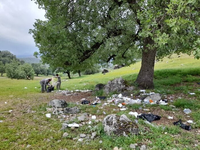 ۵ تن زباله، یادگار مسافران نوروزی در منطقه «کلگه امیرشیخی» باشت