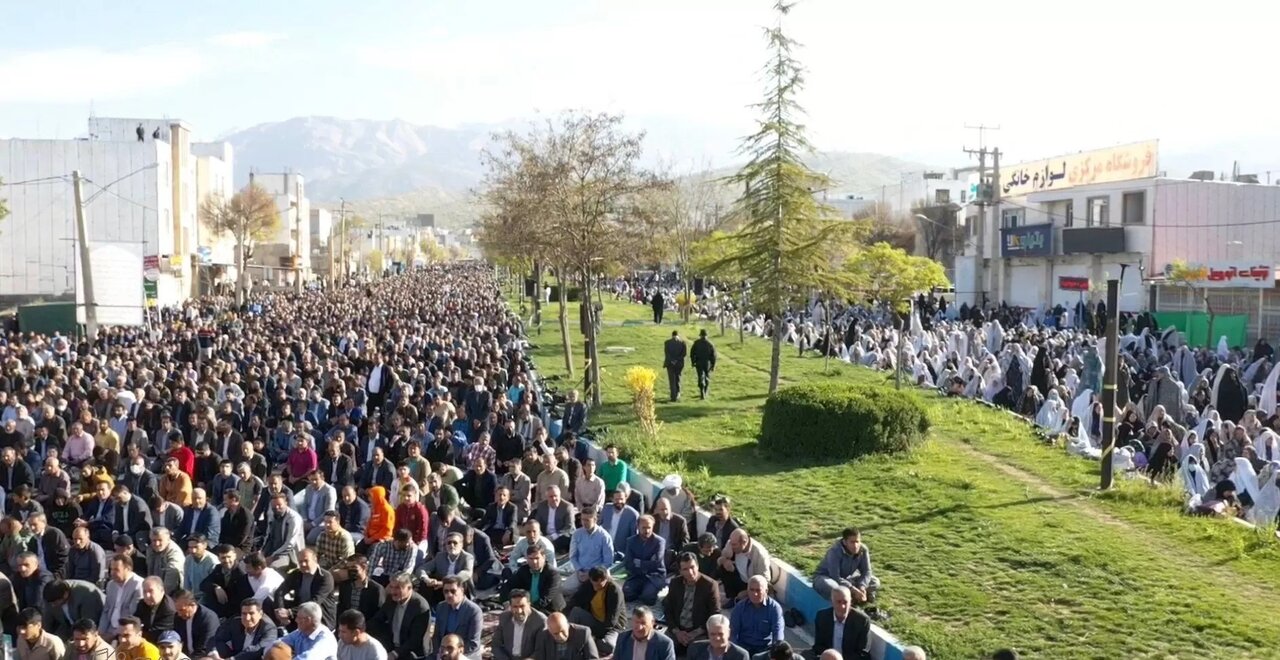 نماز عید سعید فطر در یاسوج اقامه شد + تصاویر