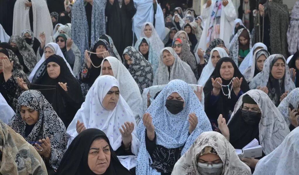 نماز عید بندگی در بام ایران اقامه شد + فیلم