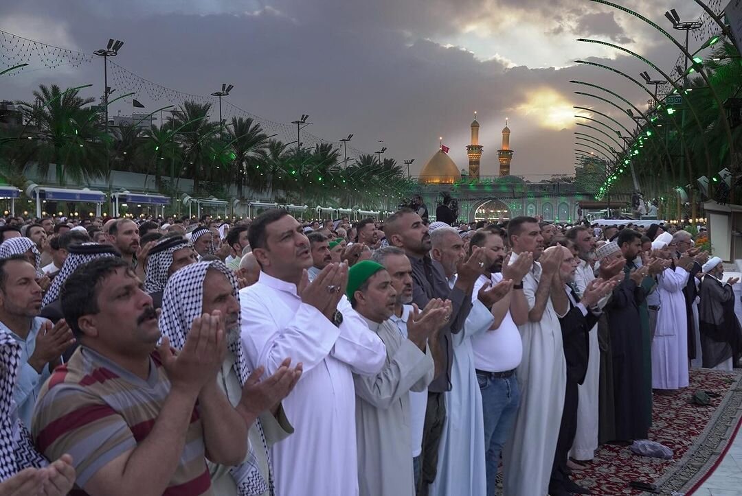 اقامه نماز عید فطر در بینالحرمین + عکس و فیلم