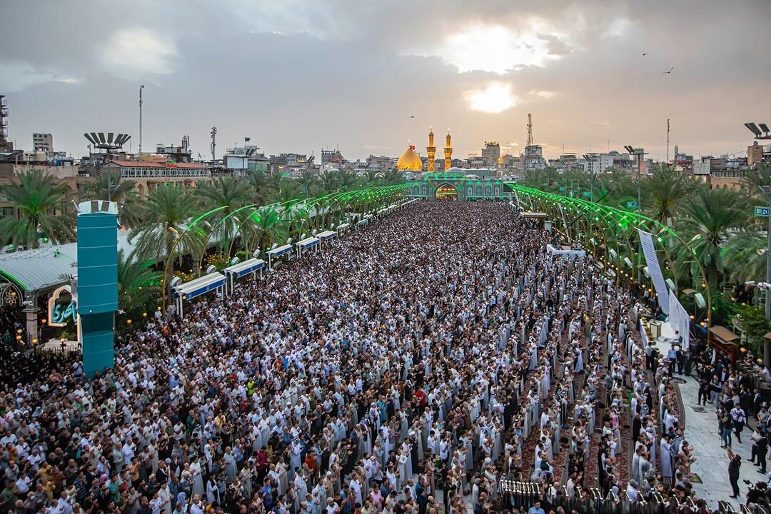 اقامه نماز عید فطر در بینالحرمین + عکس و فیلم