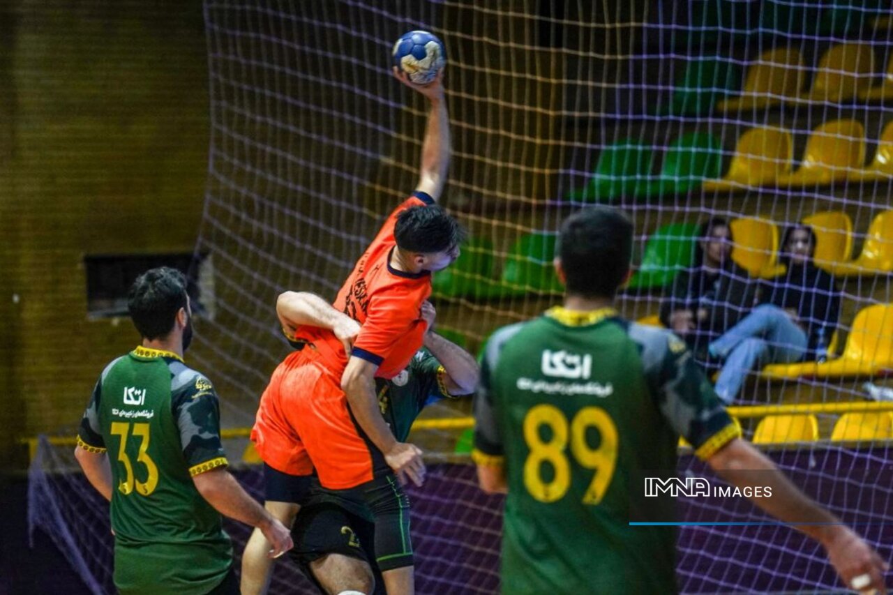 جدال مس با قهرمان فصل گذشته در شب دربی اصفهان