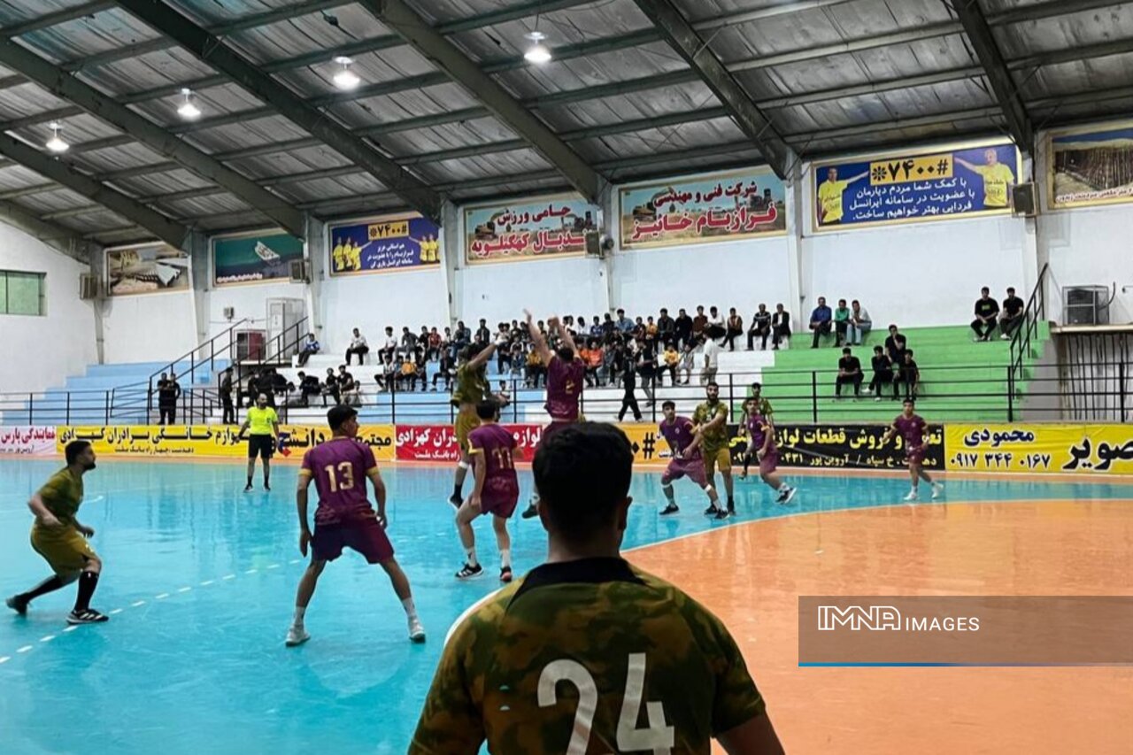 جدال مس با قهرمان فصل گذشته در شب دربی اصفهان