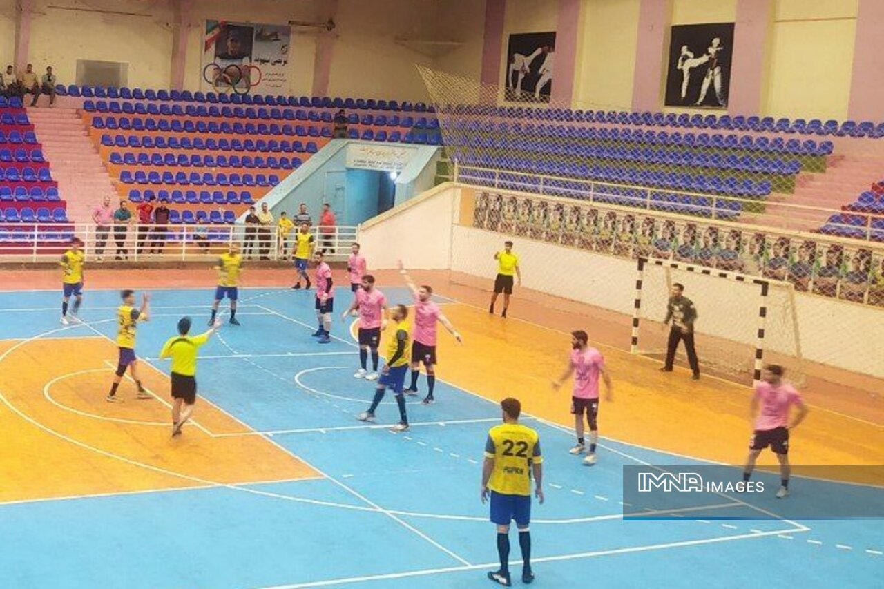 جدال مس با قهرمان فصل گذشته در شب دربی اصفهان