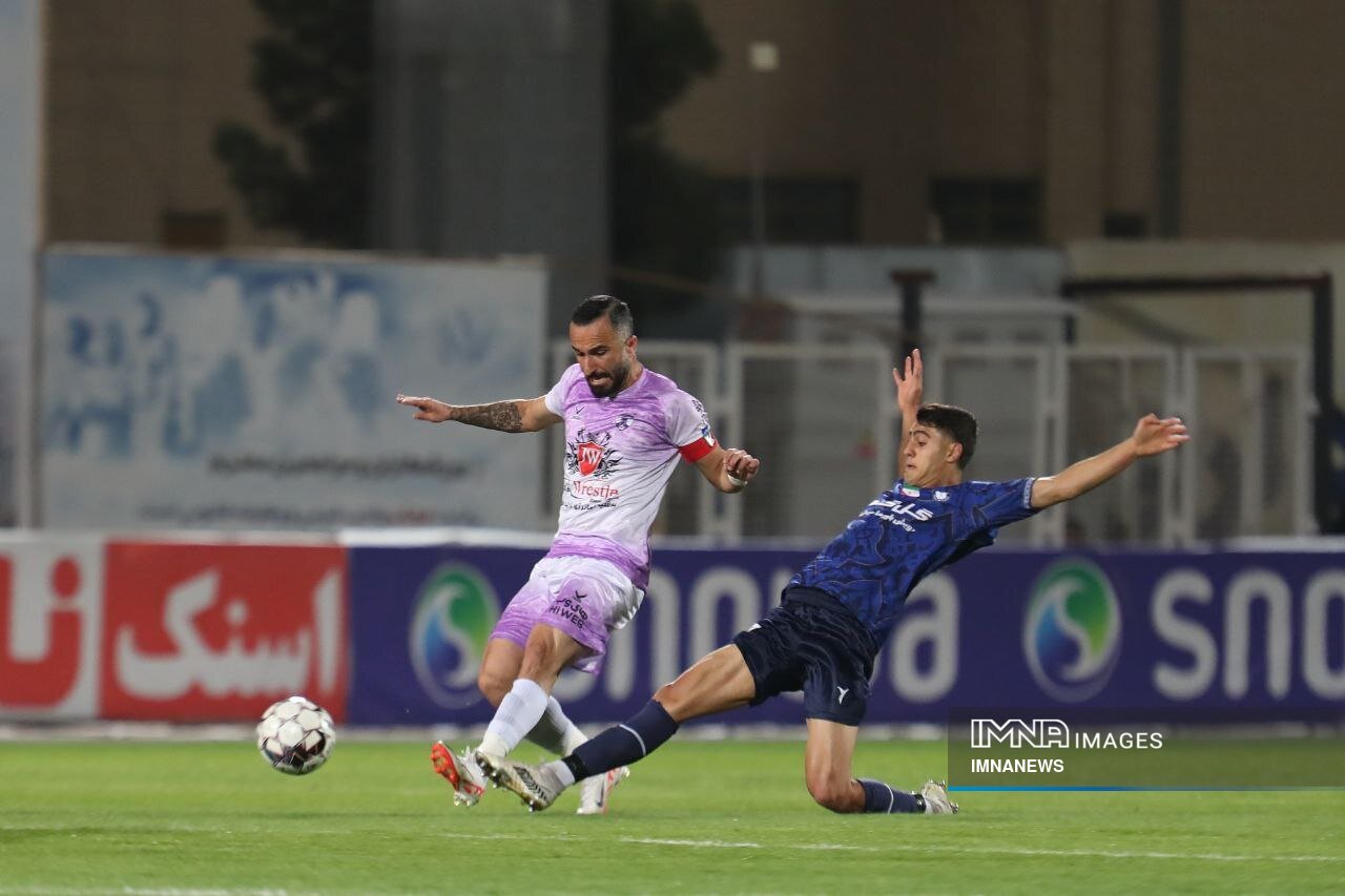 جنگ سرخابیها برای قهرمانی جدیتر شد