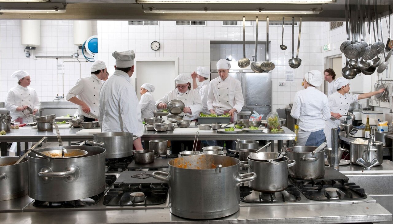 چالشهای آشپزخانههای ارواح در شهرها