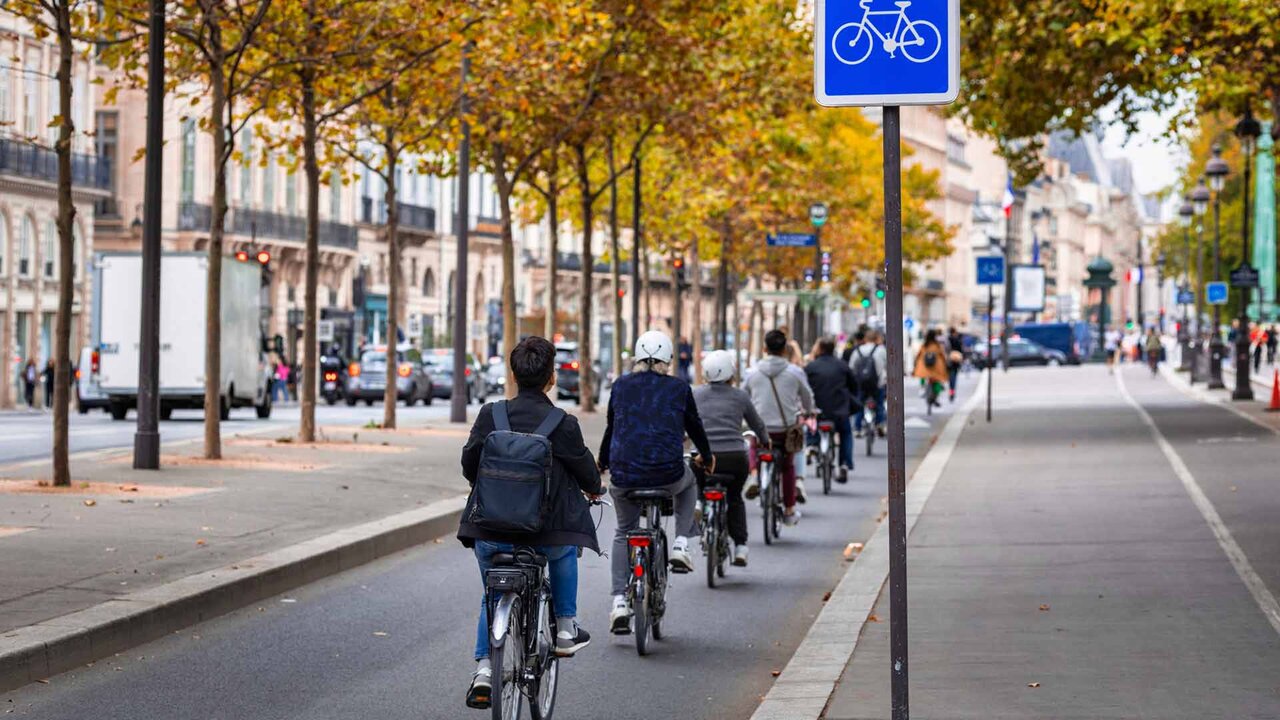 دوچرخه و حمل‌ونقل عمومی در پاریس حرف اول را می‌زند