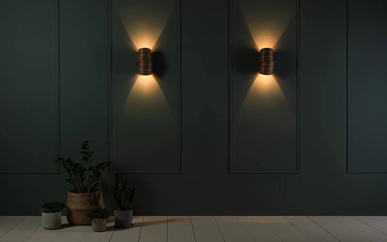 انتخاب بهترین چراغ دکوراتیو: لامپ دیواری لوکس مناسب اتاق خواب، پذیرایی و هر محلی