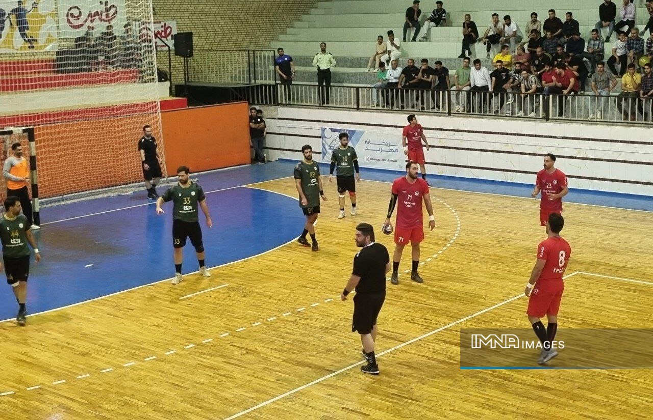 رقابتهای نزدیک در جدول