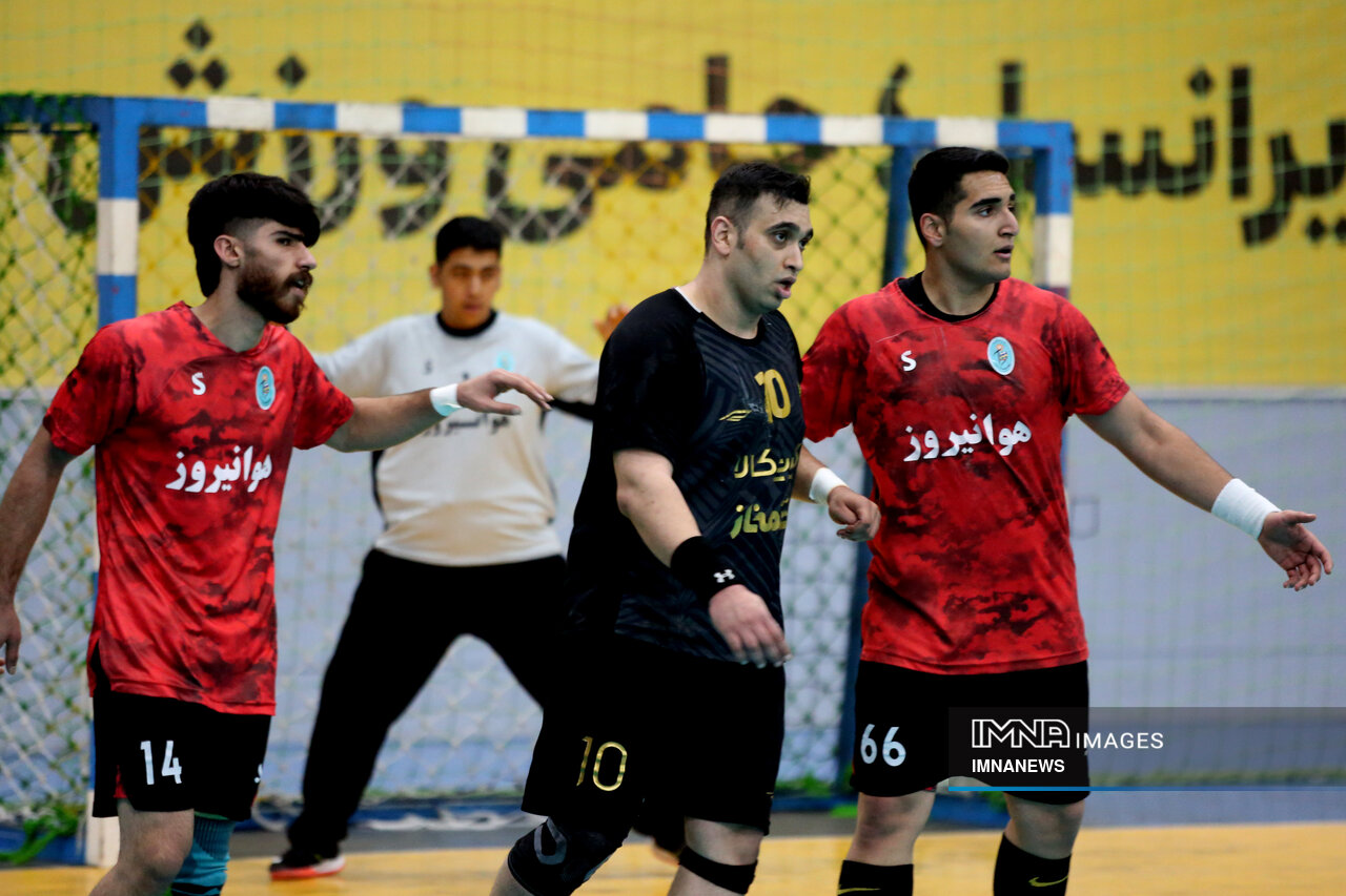 رقابتهای نزدیک در جدول