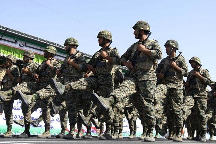 رژه اقتدار نیروهای مسلح لرستان در روز ارتش