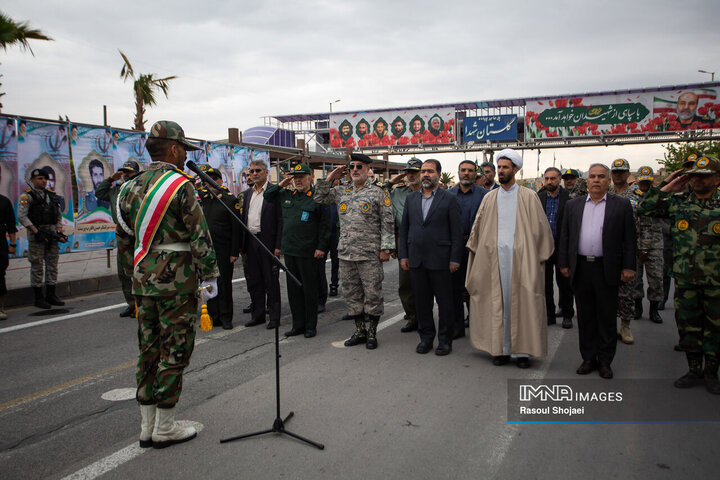 رژه گرامیداشت روز ارتش در اصفهان