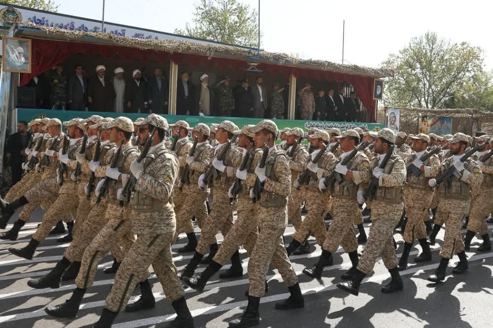 رژه روز ارتش در قزوین + تصاویر
