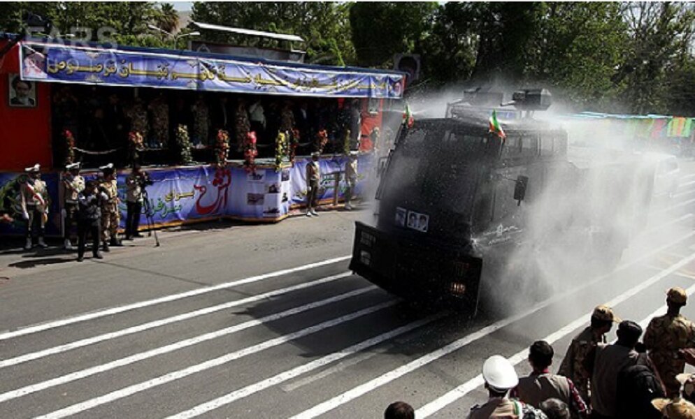 عذرخواهی در پی حادثه امروز در رژه ارتش در مشهد