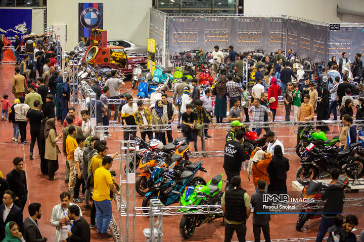 نمایشگاه «خودروها و موتورسیکلت‌های کلاسیک، آفرود و مسابقه‌ای»