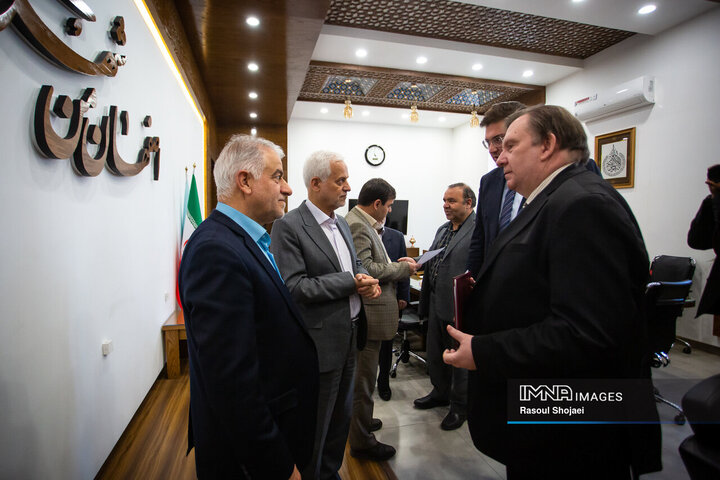 دیدار رئیس شورای شهر و شهردار اصفهان با سرکنسول فدراسیون روسیه