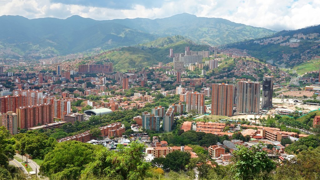 نقش مدیریت شهری در گذار شهر کلمبیایی از ترس به امید