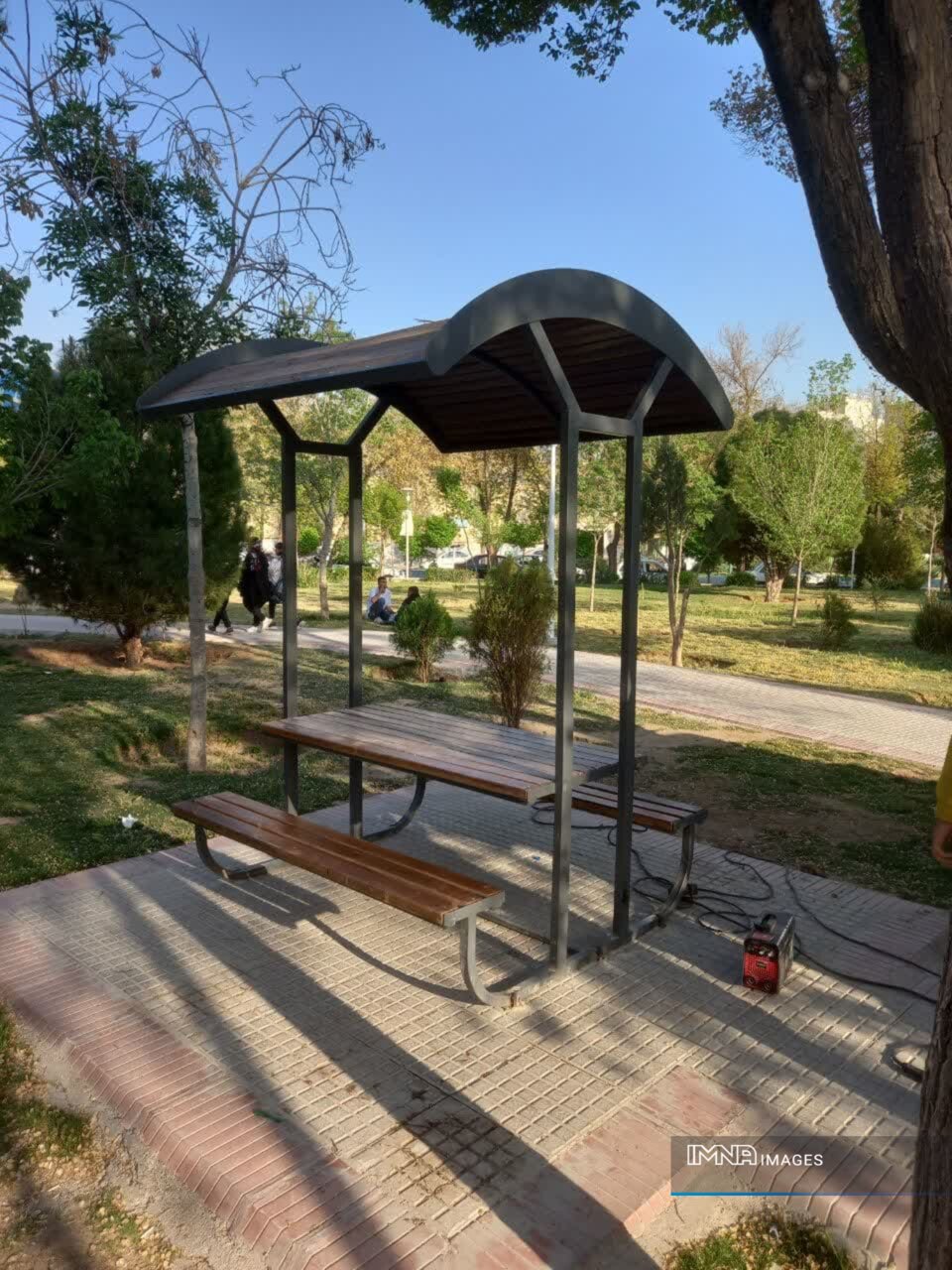 بوستانهای منطقه ۱۲ اصفهان مجهز به آلاچیقها میشود