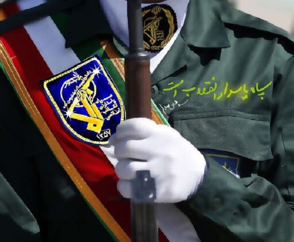 سپاه به هیچ جریان سیاسی وابسته نیست