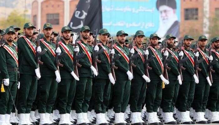 شیرمردان و شیرزنان سپاهی در خط مقدم حراست از ایران