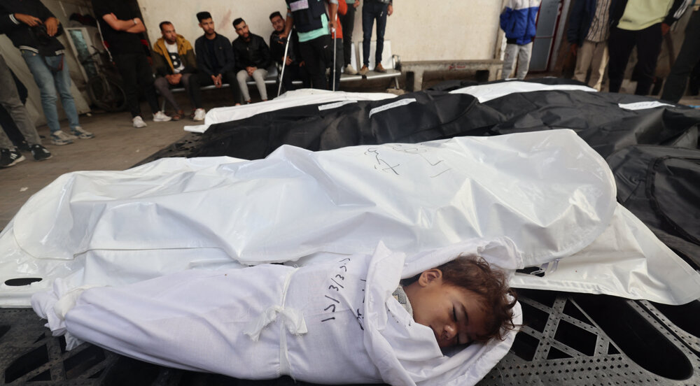 Israeli Airstrikes in Rafah Result in Deaths of Pregnant Woman and 10 Children