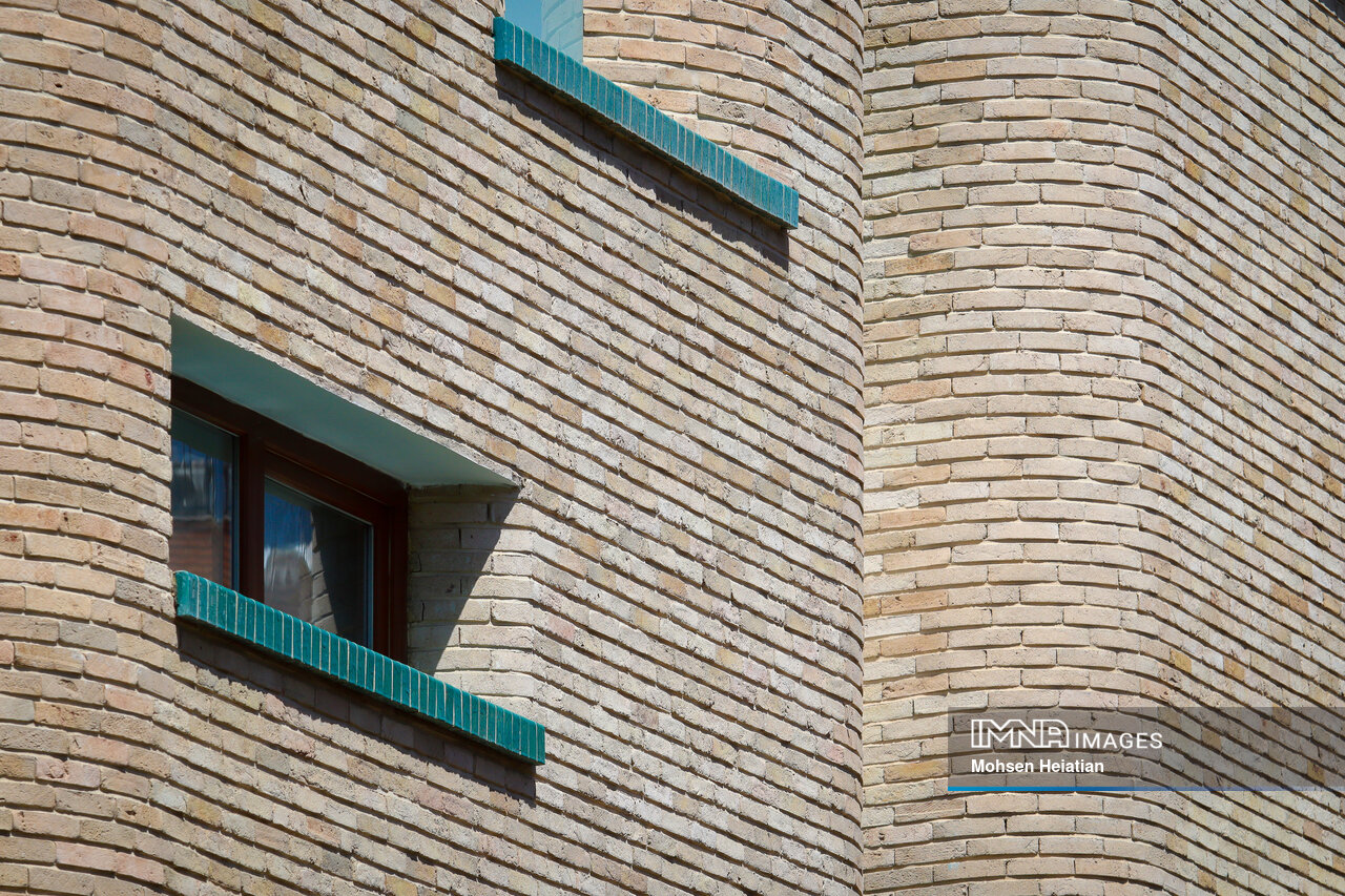 نقش ادبیات بر خشت به خشت معماری ایران