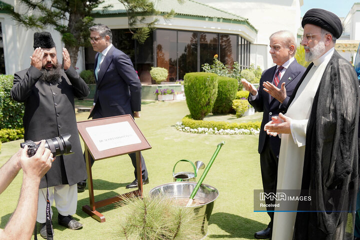 استقبال رسمی از سوی نخست وزیر پاکستان