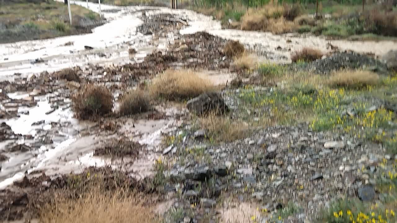 تداوم بارشها در اصفهان تا چهارشنبه /جریان سیلاب در نطنز و آبگرفتگی در بعضی محورهای استان