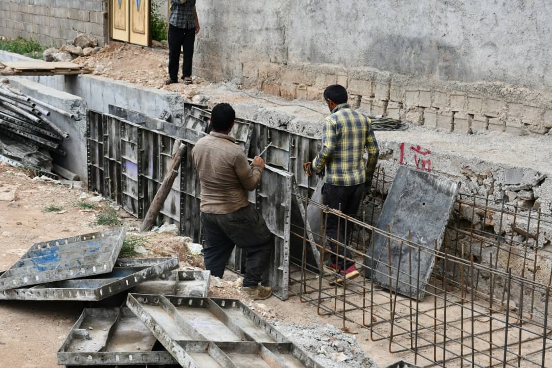 عملیات احداث کانال دفع آبهای سطحی در محله شرفآباد یاسوج اجرایی شد