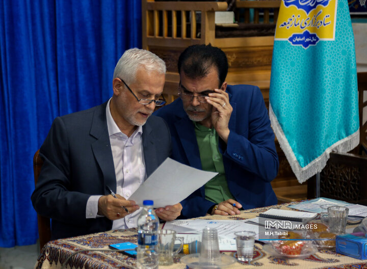 دیدار شهردار اصفهان با اهالی منطقه ۱۲ شهرداری