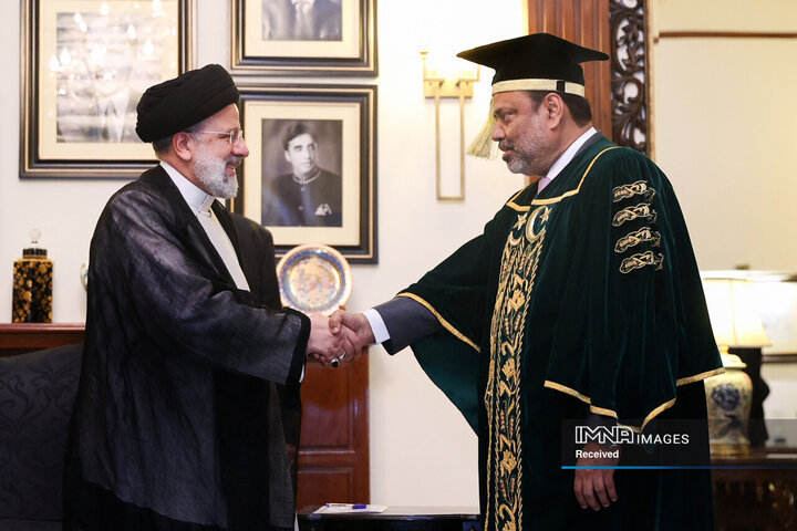 اعطای مدرک دکترای افتخاری به رئیس جمهور