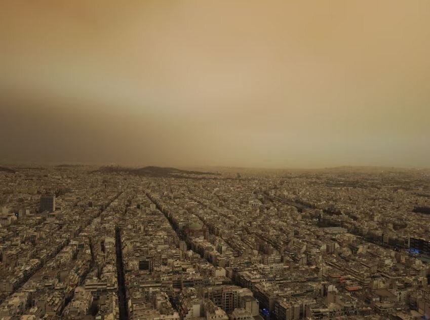 طوفان نارنجی آتن را بلعید + عکس