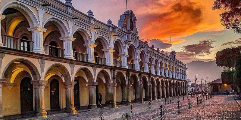 خواهر لاتینتبار اصفهان؛ شهر میادین و دروازه دنیای جدید