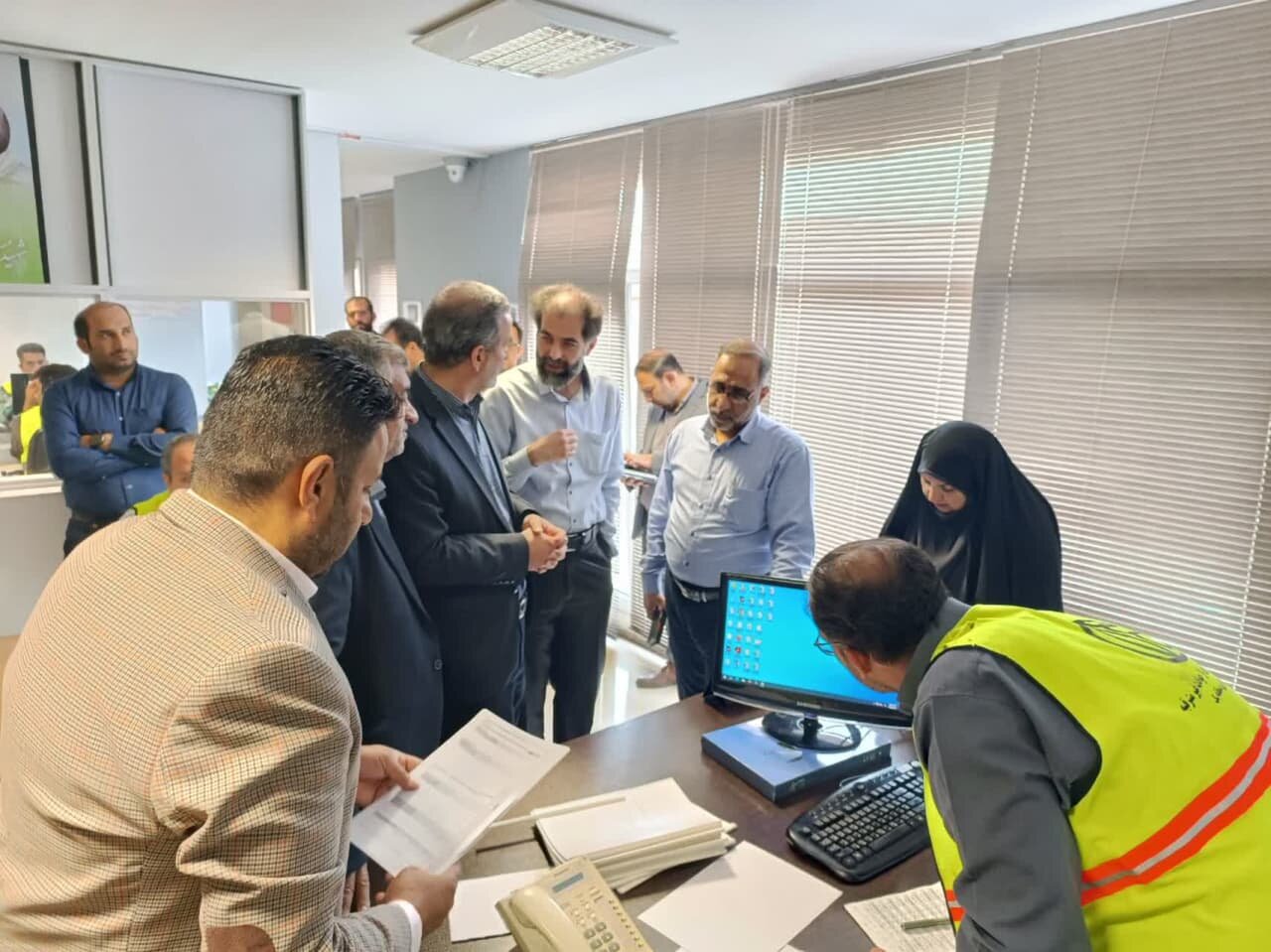 بازدید اعضای کمیسیون محیط زیست شورای شهر از مرکز کنترل عملیات شهرداری اصفهان