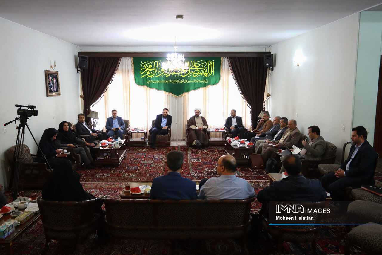 جلسه کمیسیون فرهنگی شورای شهر اصفهان با مدیران رسانه