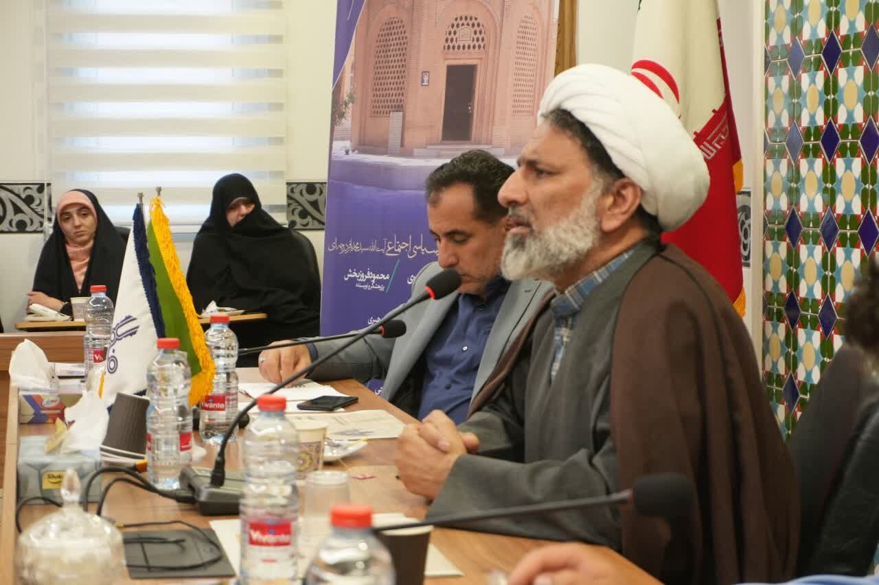 بررسی ابعاد سیاسی علامه سیدمحمد باقر درچهای/ یک کنشگری سیاسی با شاگردپروری