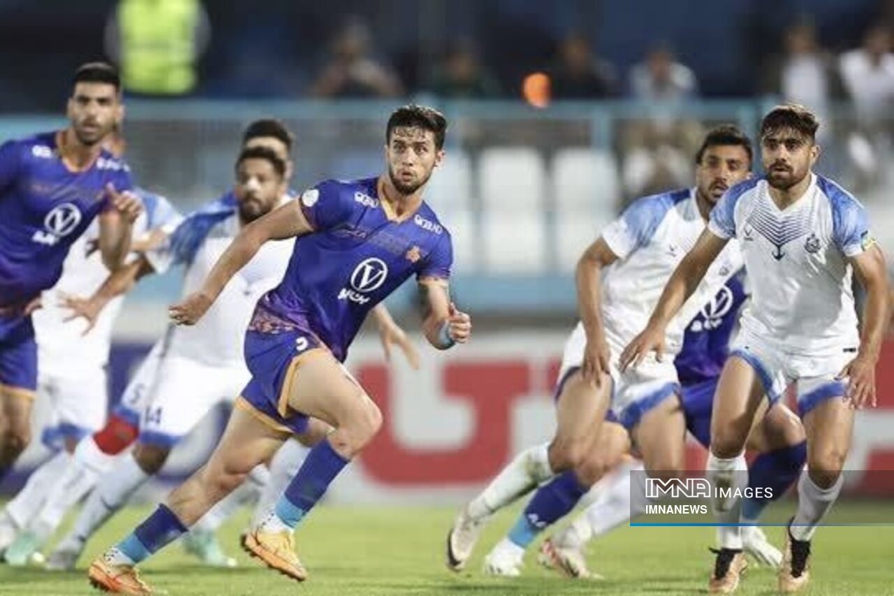 الکلاسیکو فوتبال ایران در پایتخت / پذیرایی تراکتور از صدرنشین در جهنم سهند