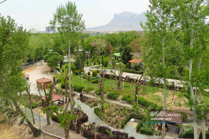 بهشت اردیبهشت اصفهان