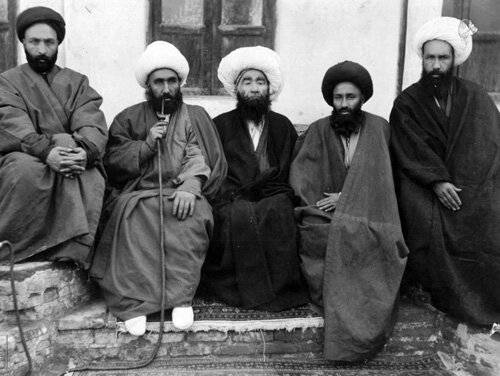 پیشتازی خاندانهای نصفجهان؛ از تحریم تنباکو تا رهایی از وابستگی غرب در دوران مشروطه