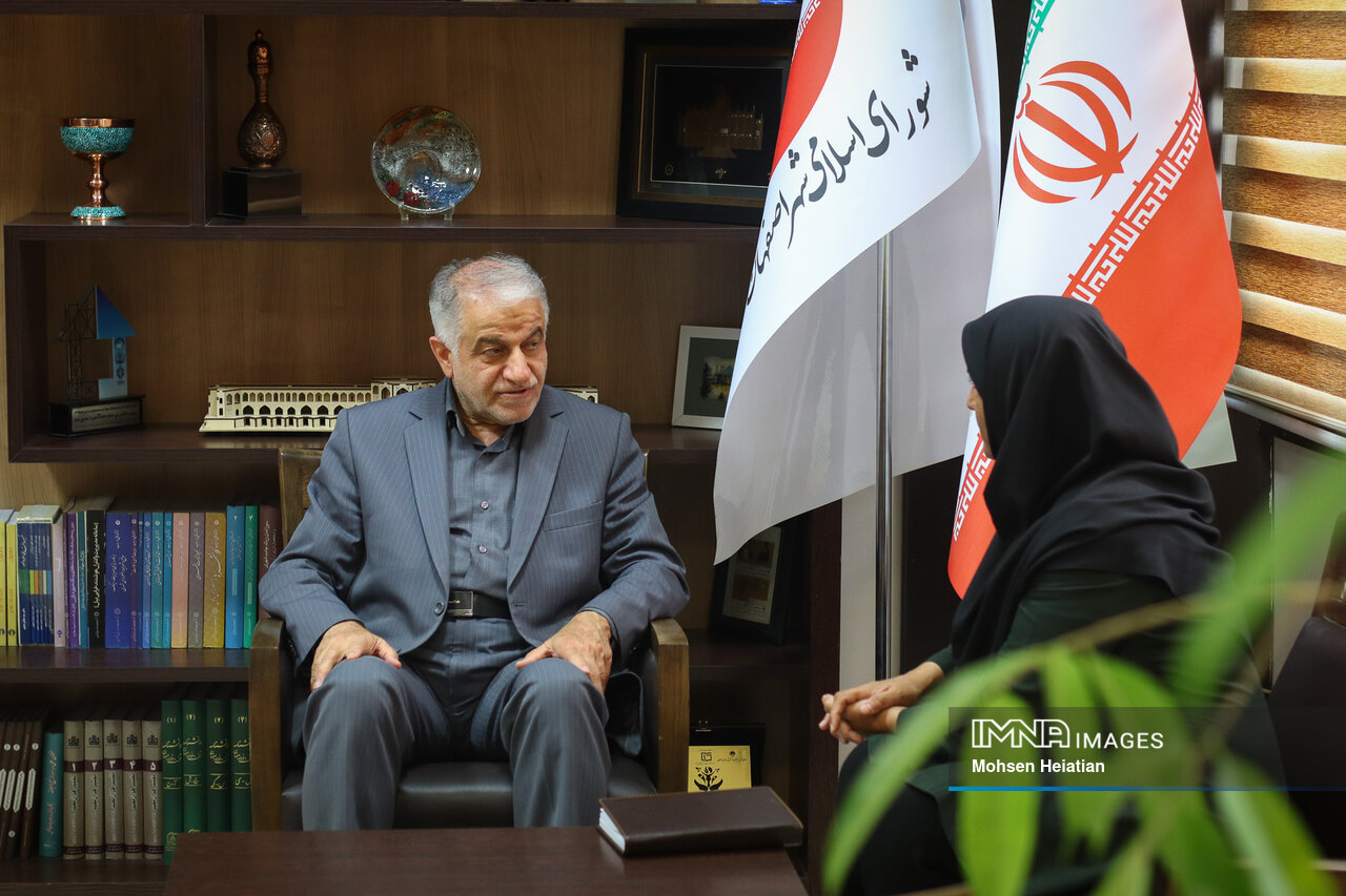 اتوبوسها هم در تابستان داغ نفس کم میآورند