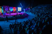 جنگ خانوادگی «بخند و بِبَر»