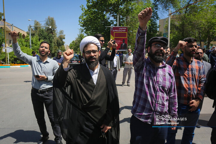 تجمع دانشجویان دانشگاه اصفهان در حمایت از جنبش دانشگاه های آمریکا
