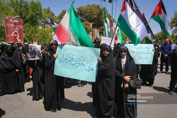 تجمع دانشجویان دانشگاه اصفهان در حمایت از جنبش دانشگاه های آمریکا