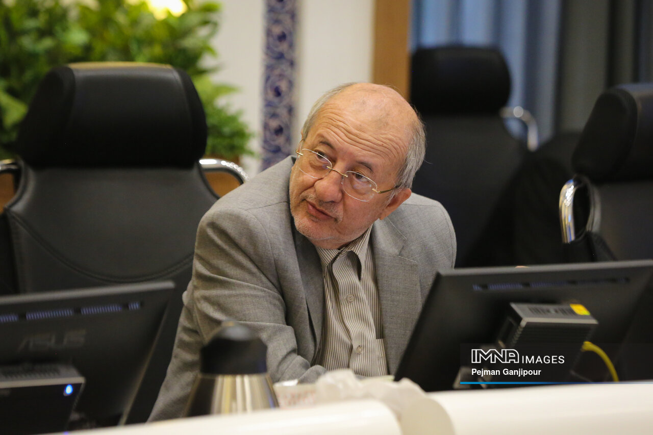 تصویب قانون مدیریت واحد شهری بزرگترین خدمت به مردم و شورا/ قطار شهری، پروژه ملی است