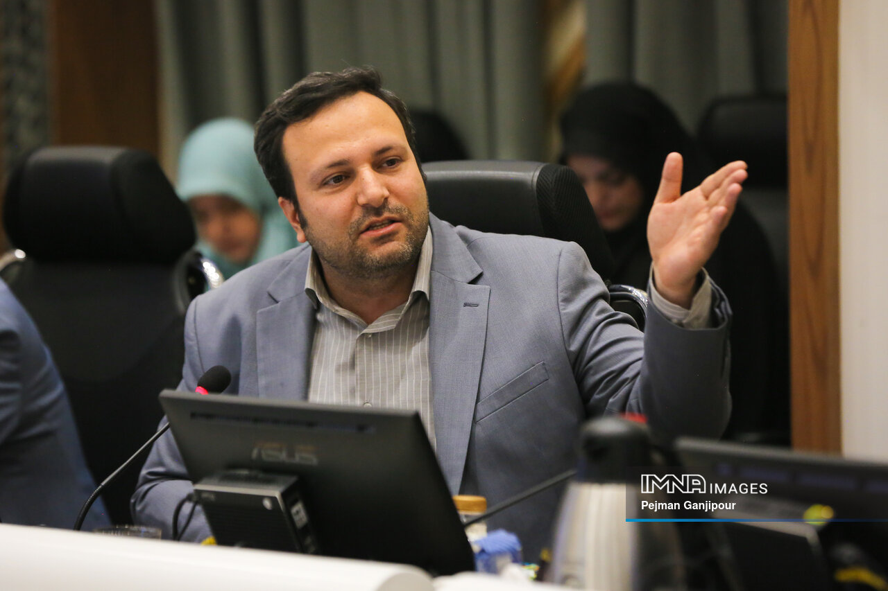 تصویب قانون مدیریت واحد شهری بزرگترین خدمت به مردم و شورا/ قطار شهری، پروژه ملی است